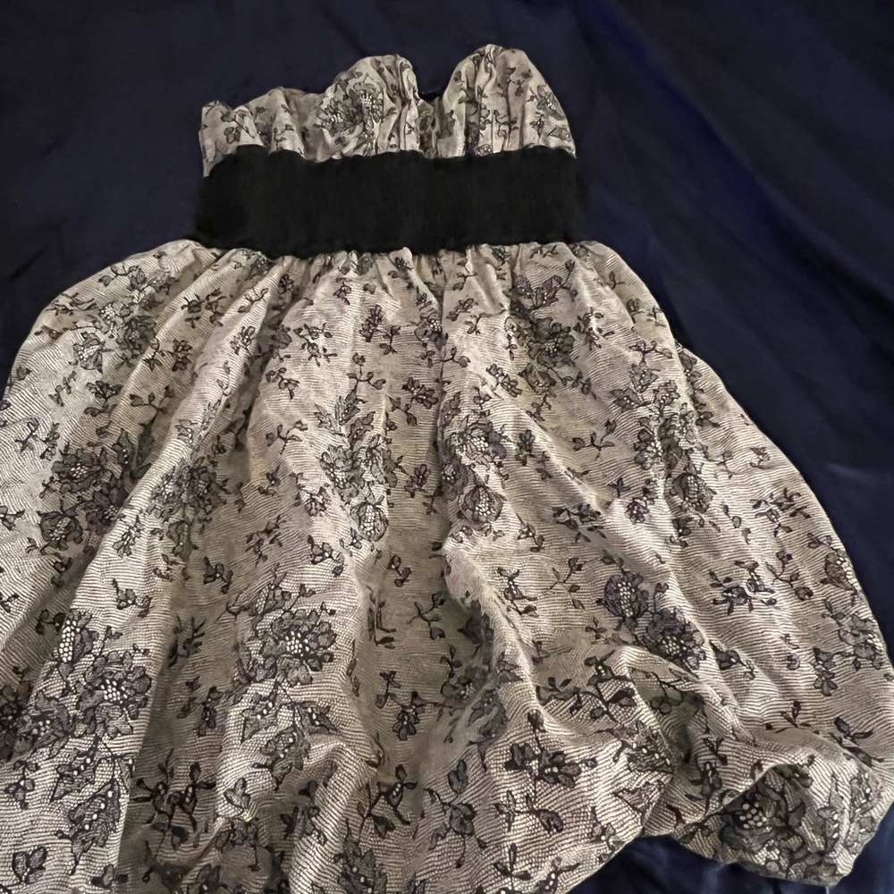 Dress - Picture 4 of 4